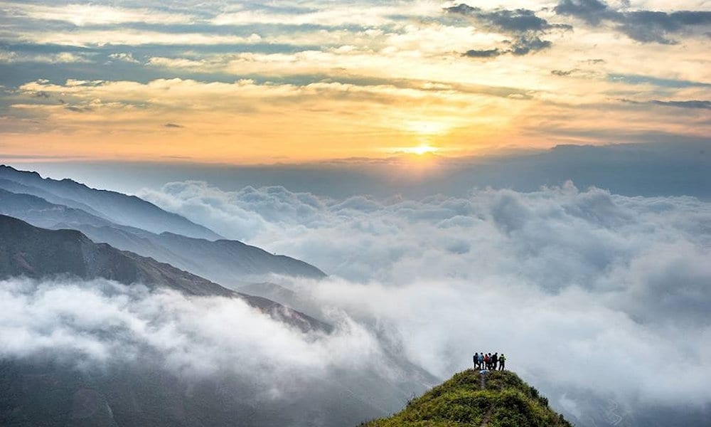 The most perfect season for cloud hunting in Ta Van is from September to April of the solar calendar